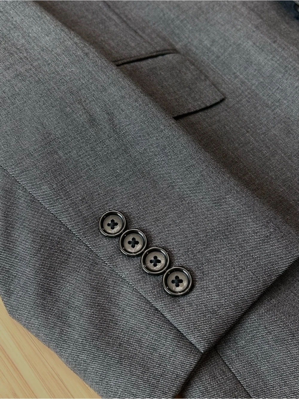 NWT J Crew Ludlow Charcoal Gray Two-Piece Suit Jacket & Trousers. Size 38R.
